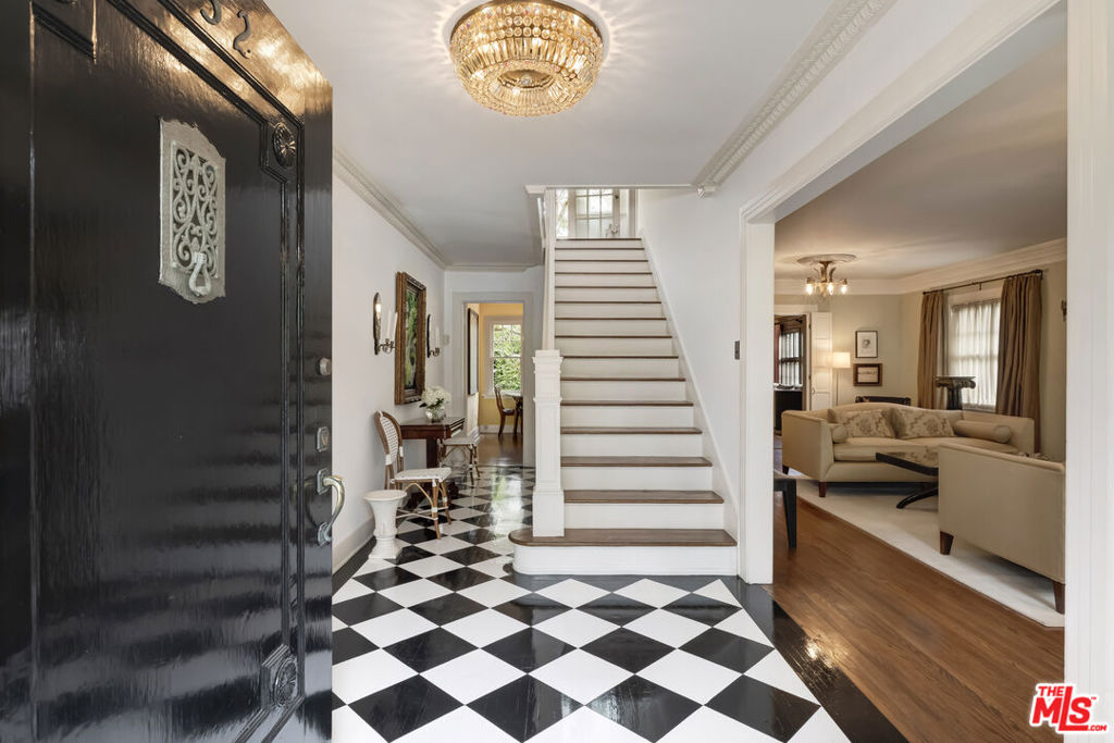 Properties 2 232 N Arden Boulevard