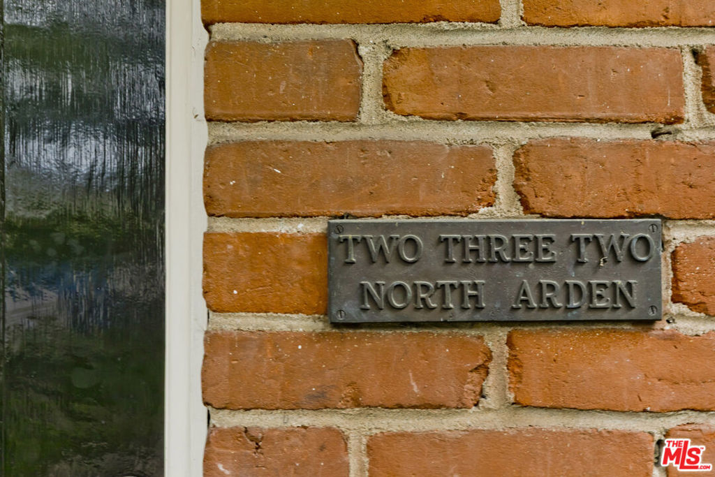 Properties 1 232 N Arden Boulevard