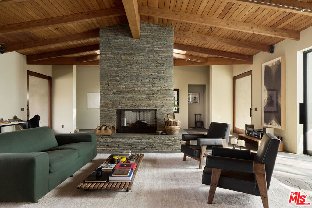 Properties 4 2565 Zorada Drive