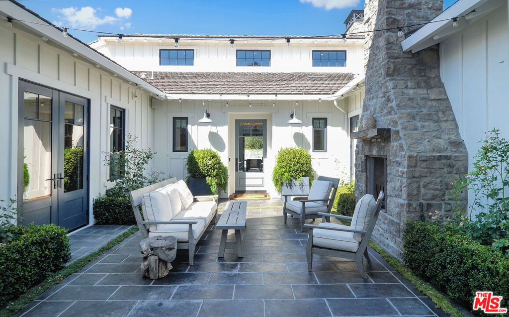 Properties 4 27453 Park Vista Road