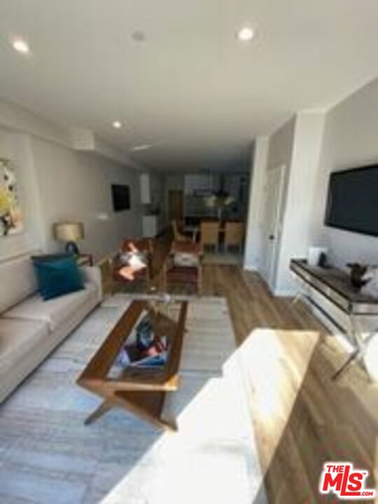 Properties 2 4205 Mercury Avenue