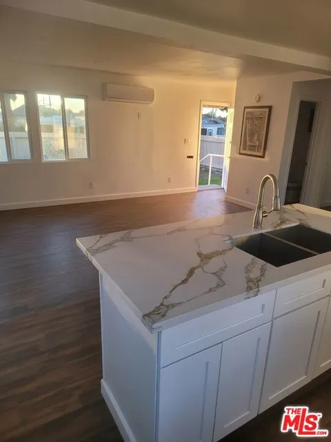 MLS: 25501435
