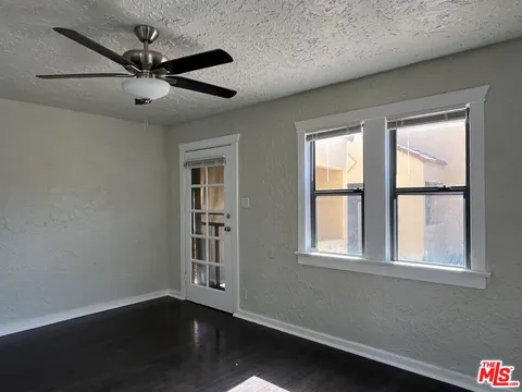 MLS: 25503335