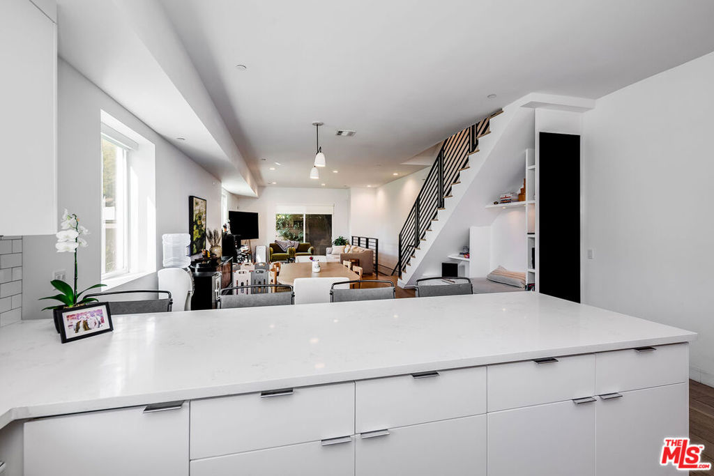 Properties 2 4036 La Salle Avenue