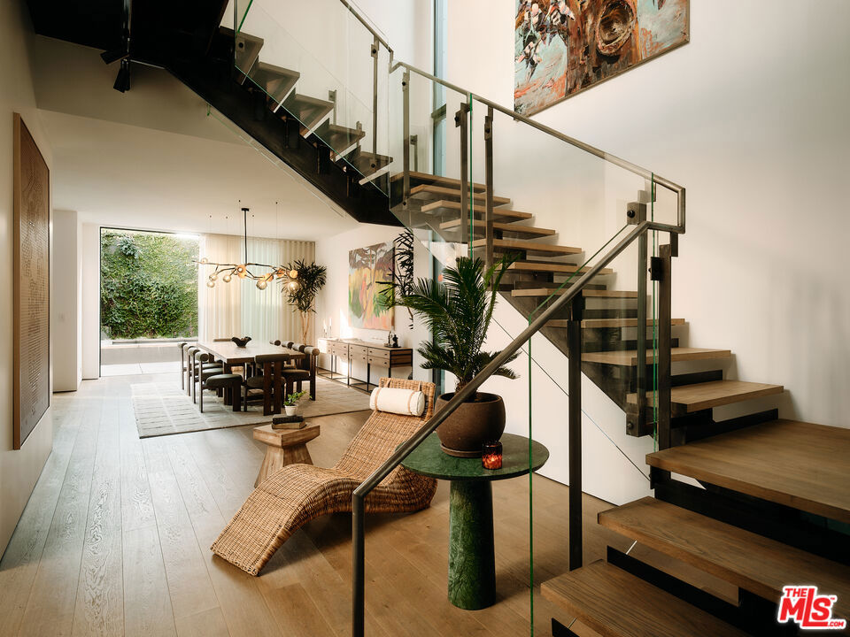 Properties 4 8910 Rosewood Avenue