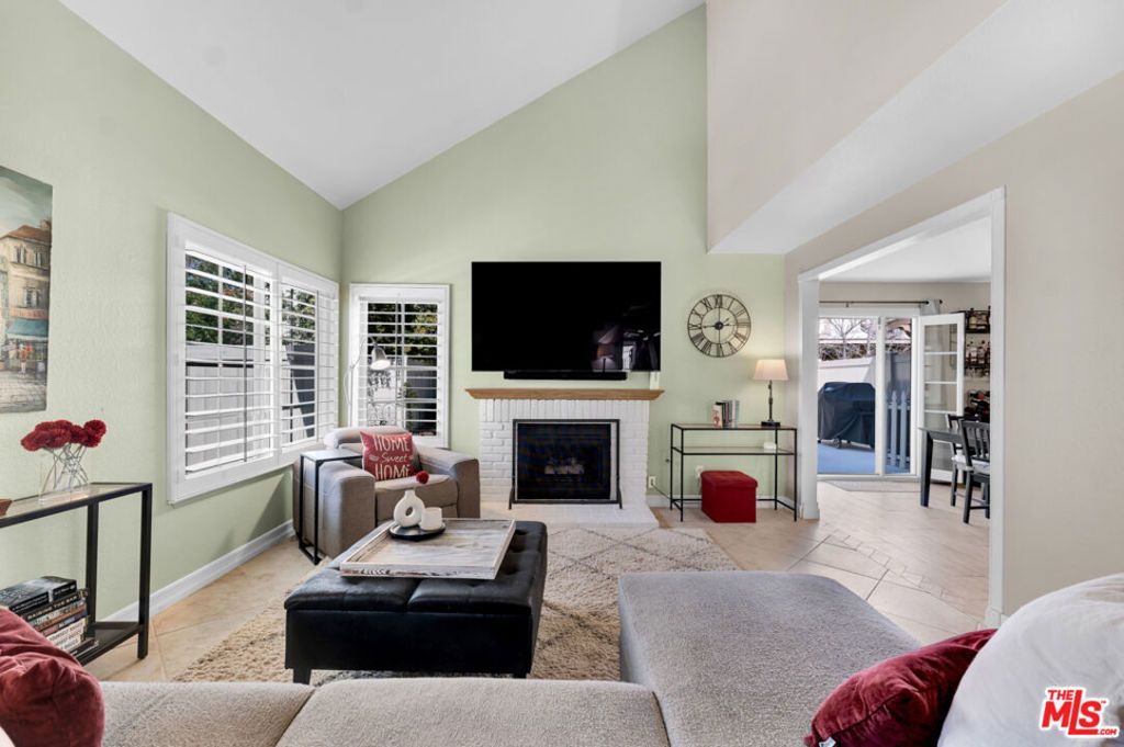 listing image 0