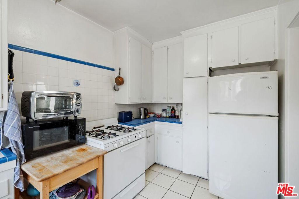 Properties 3 1236 Hi Point Street