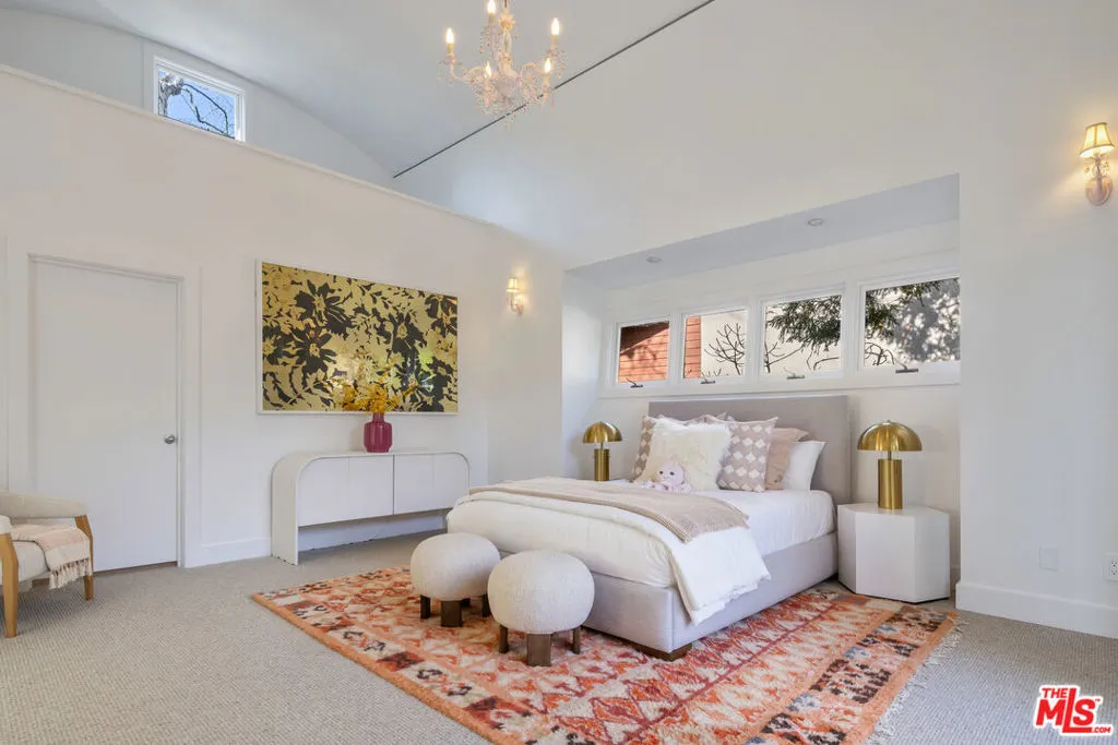 Santa Monica, California 90402, United States, 6 Bedrooms Bedrooms, ,4 BathroomsBathrooms,Residential,Active,118884