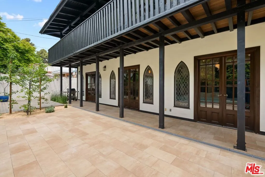 Santa Monica, California 90402, United States, 4 Bedrooms Bedrooms, ,6 BathroomsBathrooms,Residential,Pending,136251