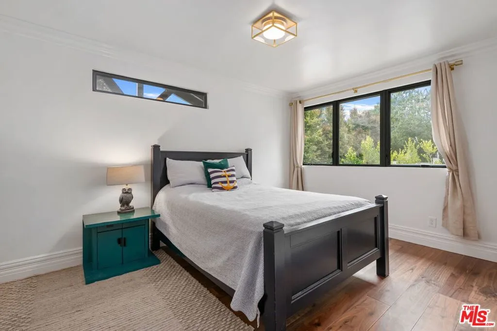 Santa Monica, California 90402, United States, 4 Bedrooms Bedrooms, ,6 BathroomsBathrooms,Residential,Pending,136251