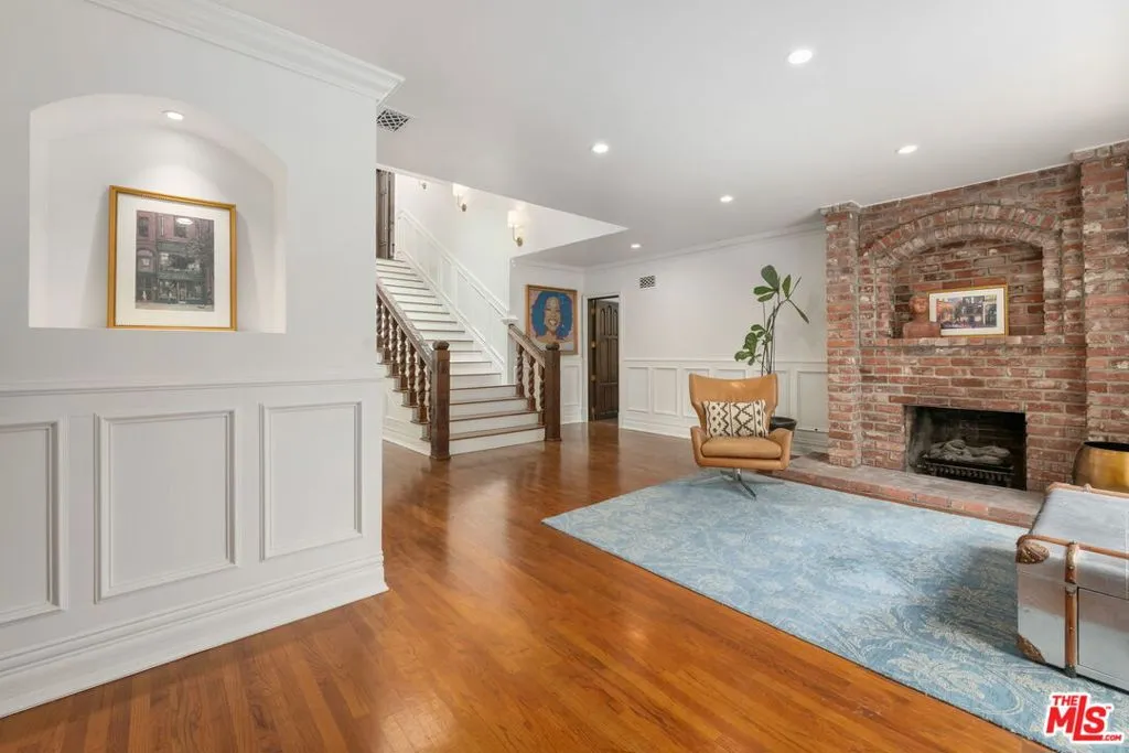 Santa Monica, California 90402, United States, 4 Bedrooms Bedrooms, ,6 BathroomsBathrooms,Residential,Pending,136251