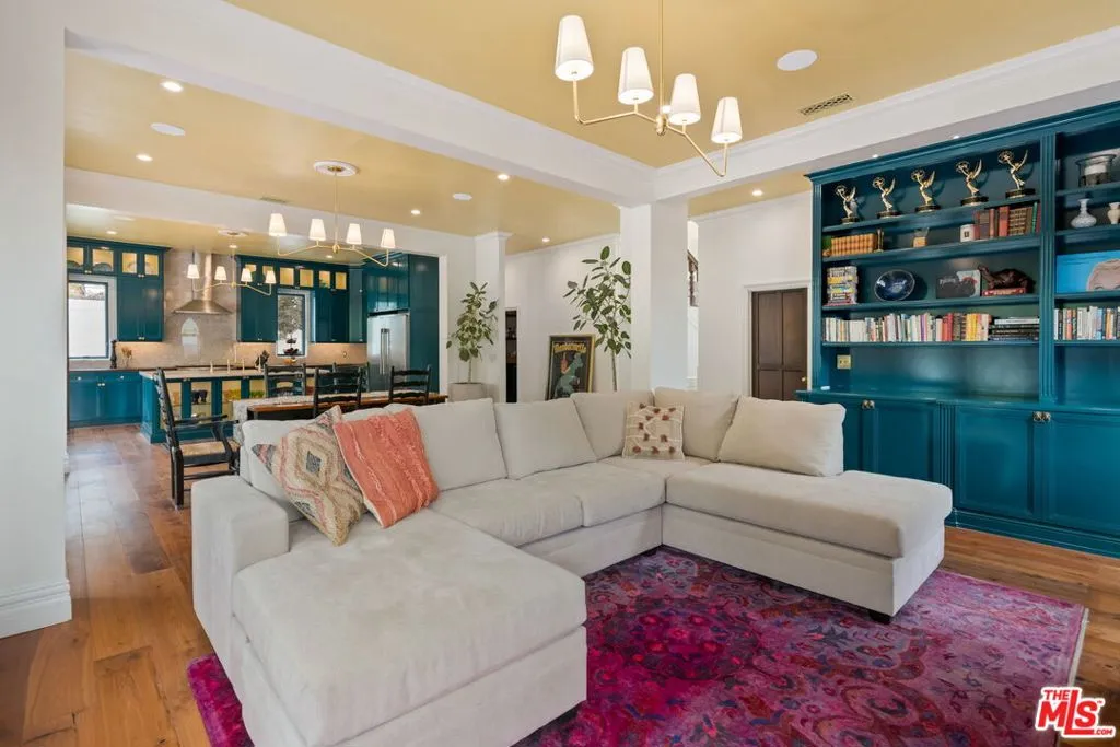 Santa Monica, California 90402, United States, 4 Bedrooms Bedrooms, ,6 BathroomsBathrooms,Residential,Pending,136251