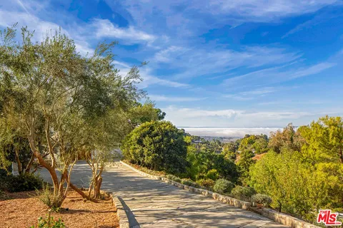 17 Bowie Road, Rolling Hills, CA 90274 - MLS#: 25499419