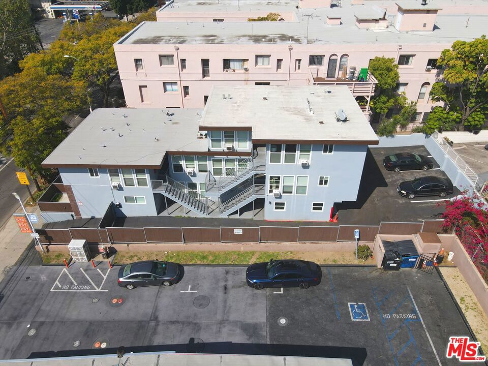 6061 Franklin Avenue