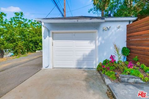 A home in Studio City