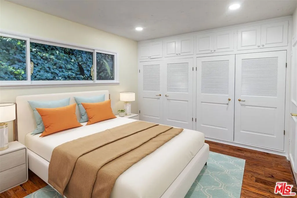 Encino, California 91316, United States, 5 Bedrooms Bedrooms, ,3 BathroomsBathrooms,Residential,Active,4888