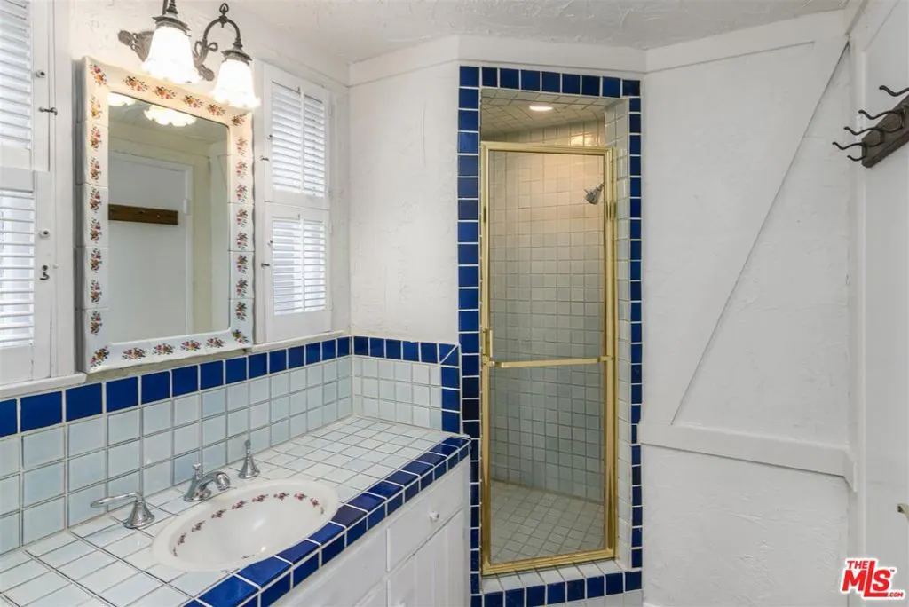 Encino, California 91316, United States, 5 Bedrooms Bedrooms, ,3 BathroomsBathrooms,Residential,Active,4888