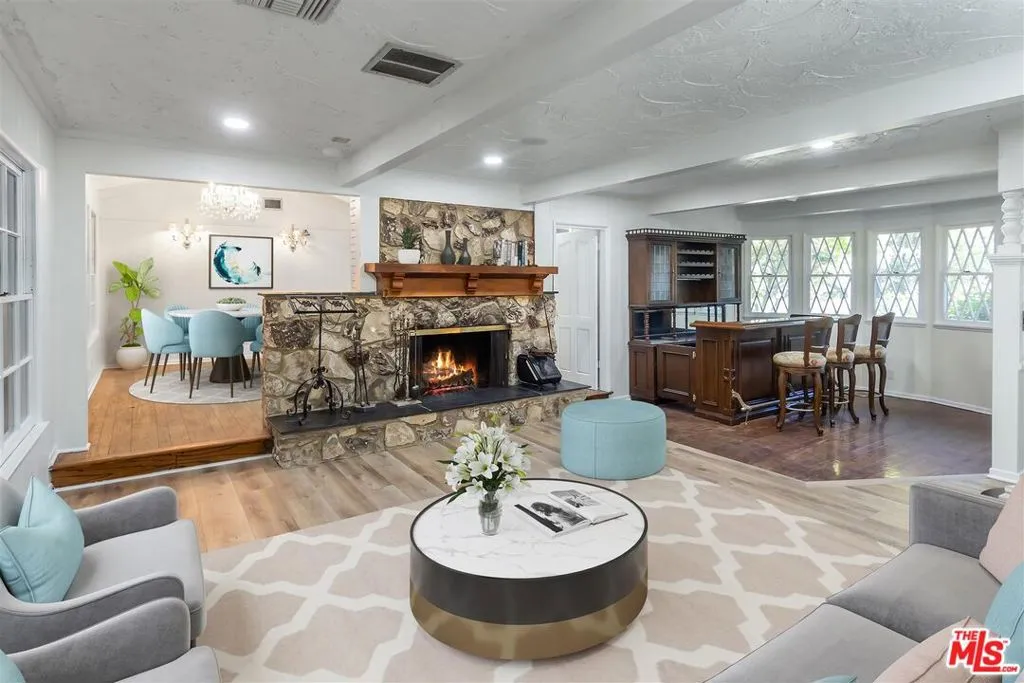 Encino, California 91316, United States, 5 Bedrooms Bedrooms, ,3 BathroomsBathrooms,Residential,Active,4888