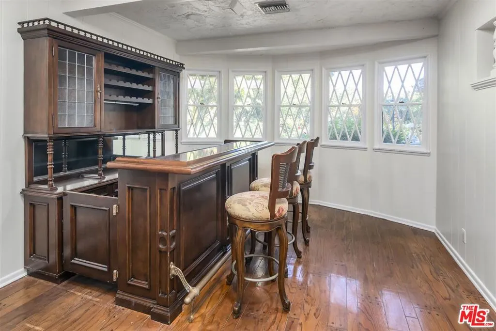 Encino, California 91316, United States, 5 Bedrooms Bedrooms, ,3 BathroomsBathrooms,Residential,Active,4888