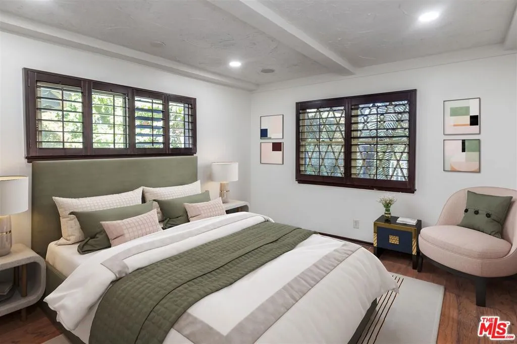 Encino, California 91316, United States, 5 Bedrooms Bedrooms, ,3 BathroomsBathrooms,Residential,Active,4888