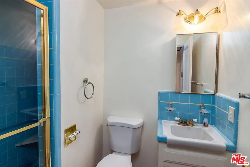 Encino, California 91316, United States, 5 Bedrooms Bedrooms, ,3 BathroomsBathrooms,Residential,Active,4888