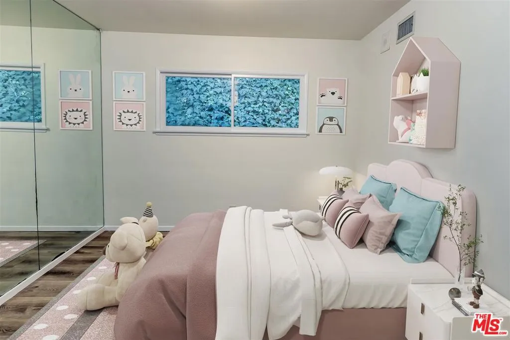 Encino, California 91316, United States, 5 Bedrooms Bedrooms, ,3 BathroomsBathrooms,Residential,Active,4888