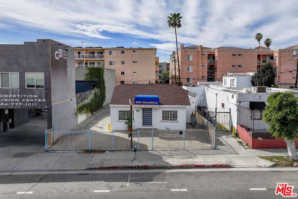 Properties 1 1415 N LA BREA Avenue
