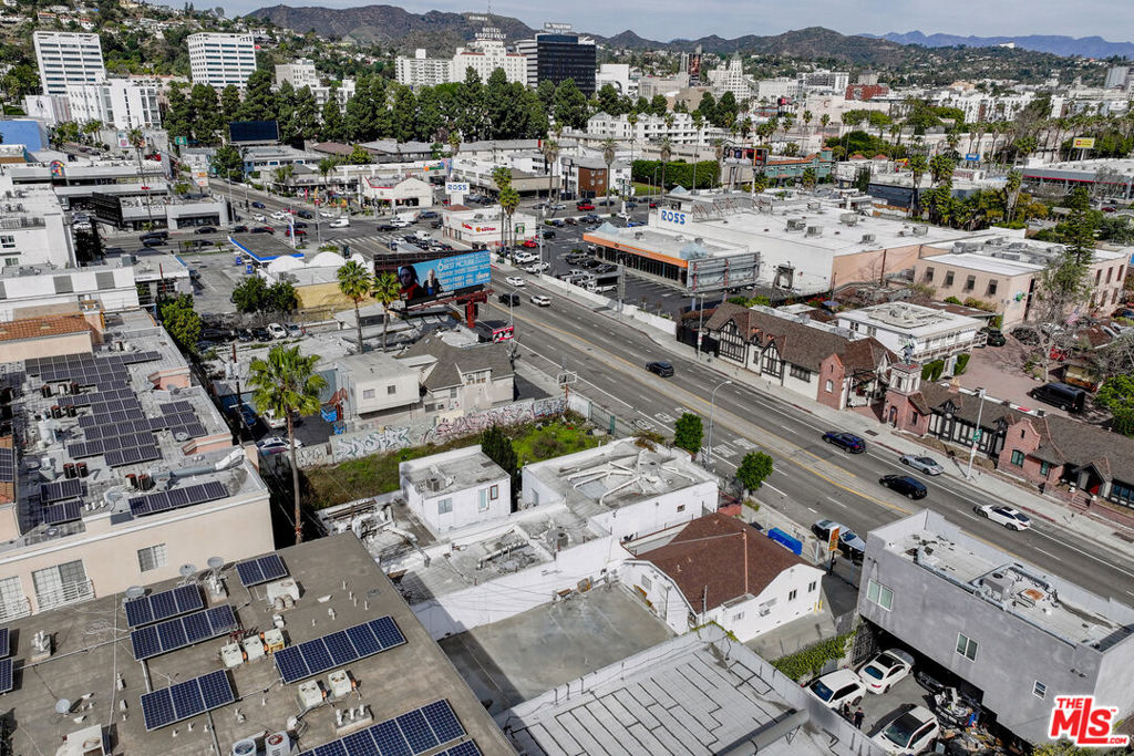 Properties 4 1415 N LA BREA Avenue