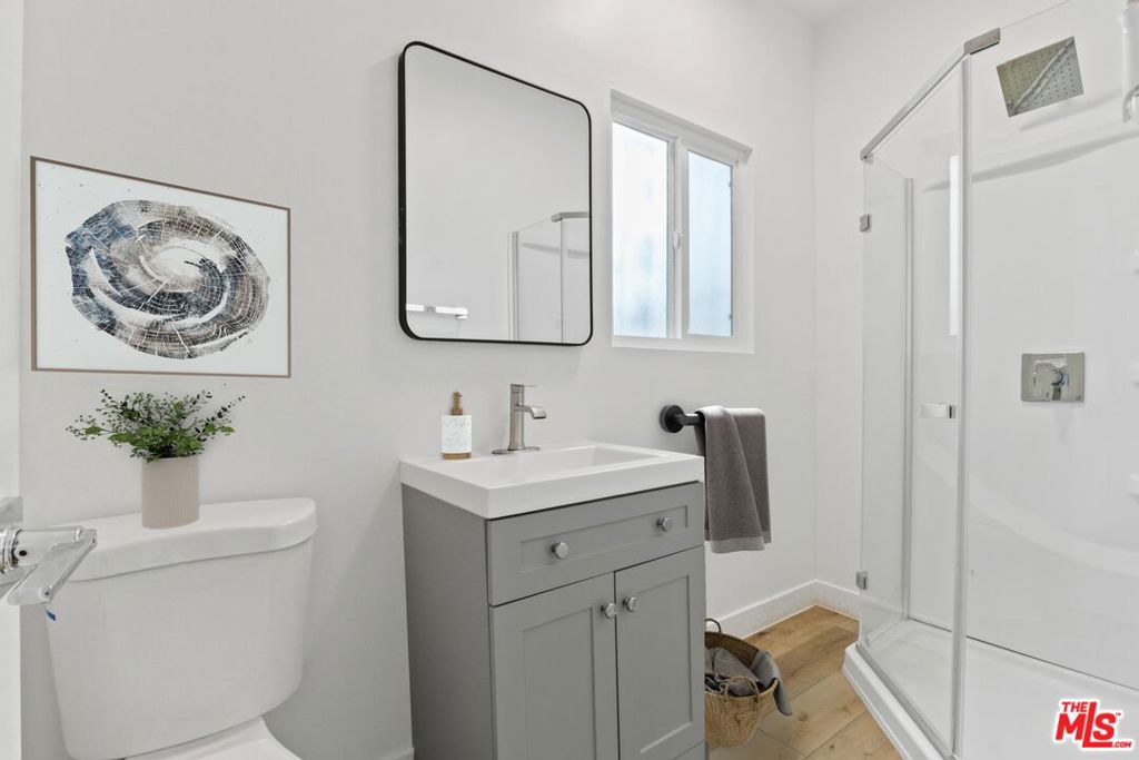 Properties 2 201 N Normandie Avenue