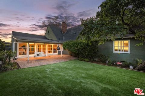 A home in Studio City