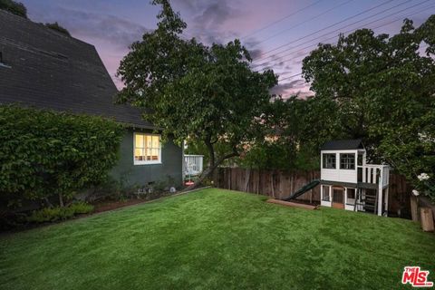 A home in Studio City