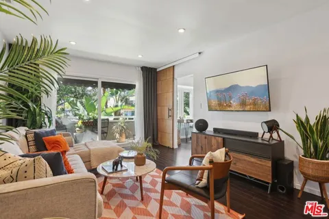 1330 N Crescent Heights Boulevard Unit 10, West Hollywood, CA 90046 - MLS#: 25511189