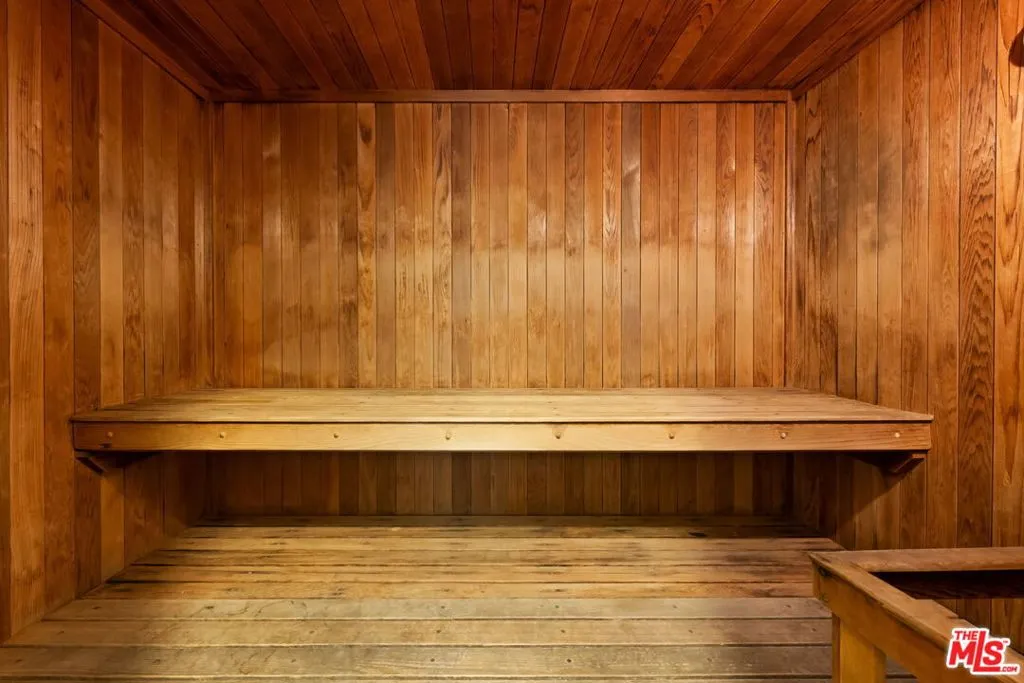 West Hollywood, California 90069, United States, 1 Bedroom Bedrooms, ,2 BathroomsBathrooms,Residential,Active,105162