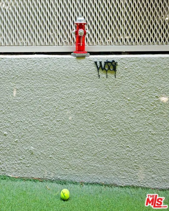 West Hollywood, California 90069, United States, 1 Bedroom Bedrooms, ,2 BathroomsBathrooms,Residential,Active,105162