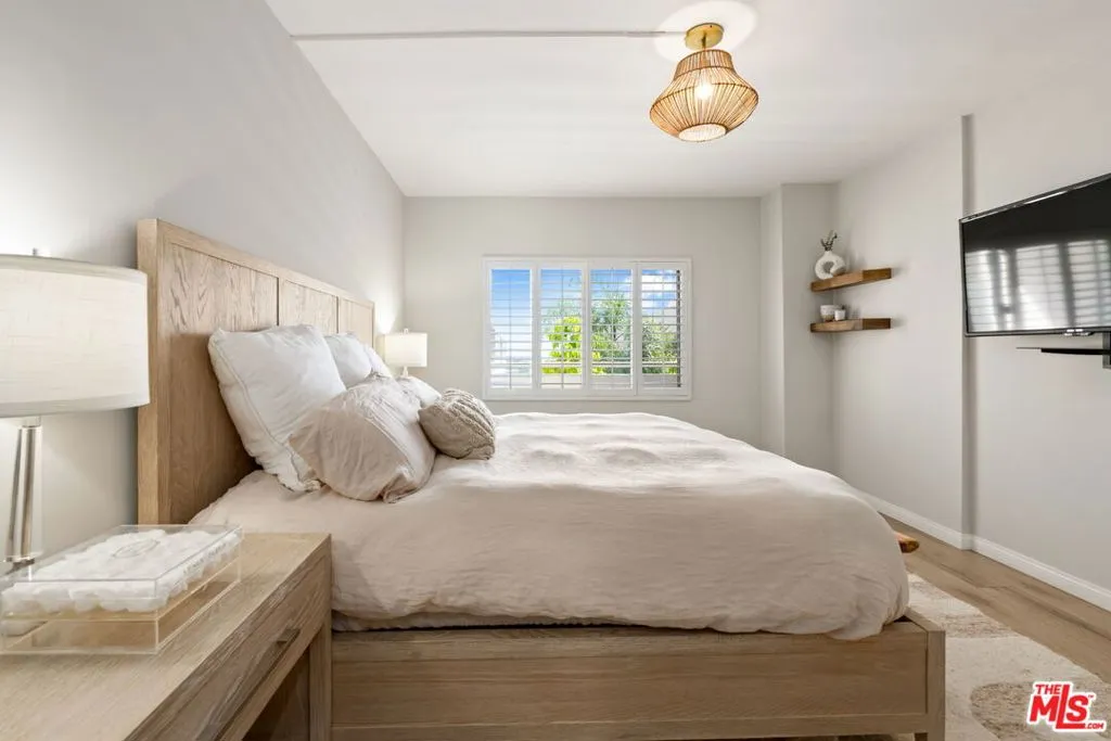 West Hollywood, California 90069, United States, 1 Bedroom Bedrooms, ,2 BathroomsBathrooms,Residential,Active,105162