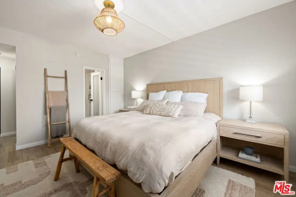 West Hollywood, California 90069, United States, 1 Bedroom Bedrooms, ,2 BathroomsBathrooms,Residential,Active,105162