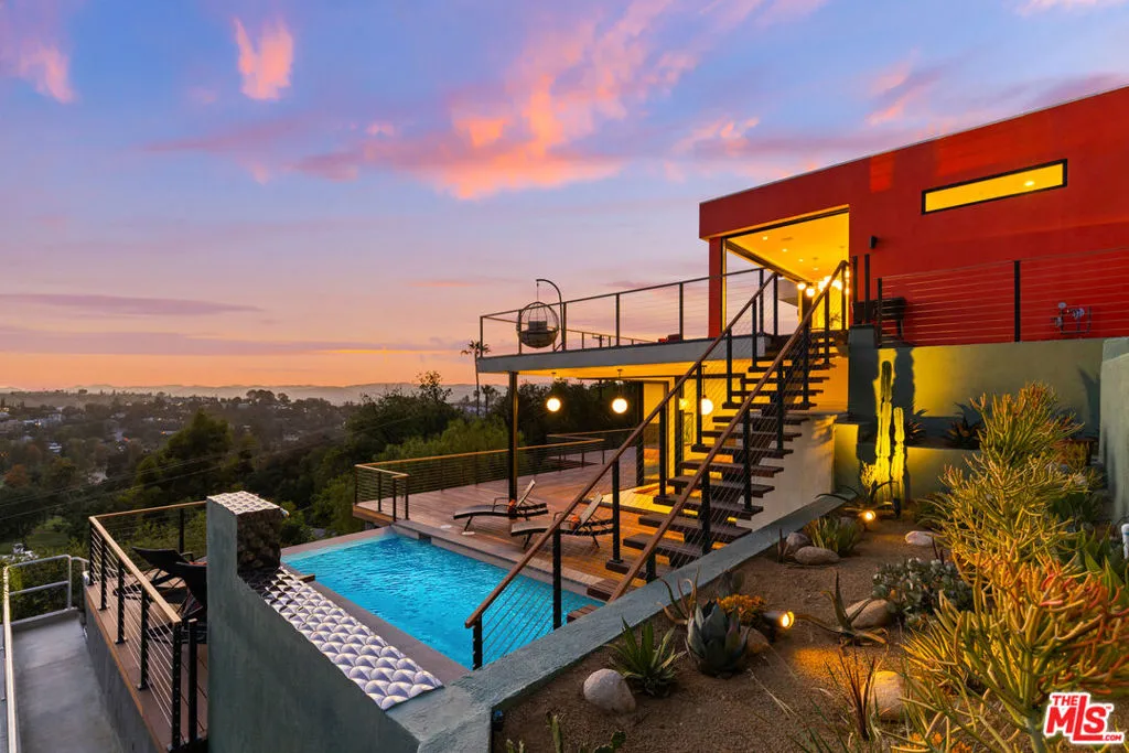 Woodland Hills, California 91364, United States, 4 Bedrooms Bedrooms, ,6 BathroomsBathrooms,Residential,Active,138178