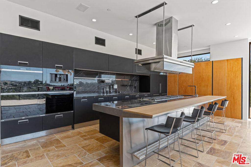 Properties 4 4671 Bedel Street
