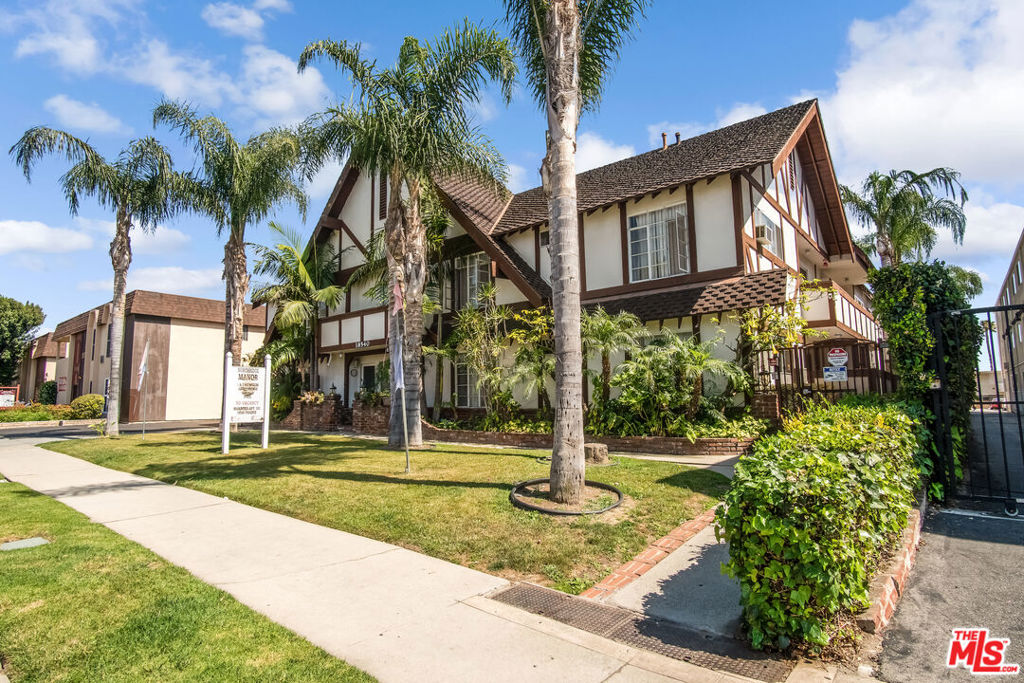 Properties 1 18540 Prairie Street