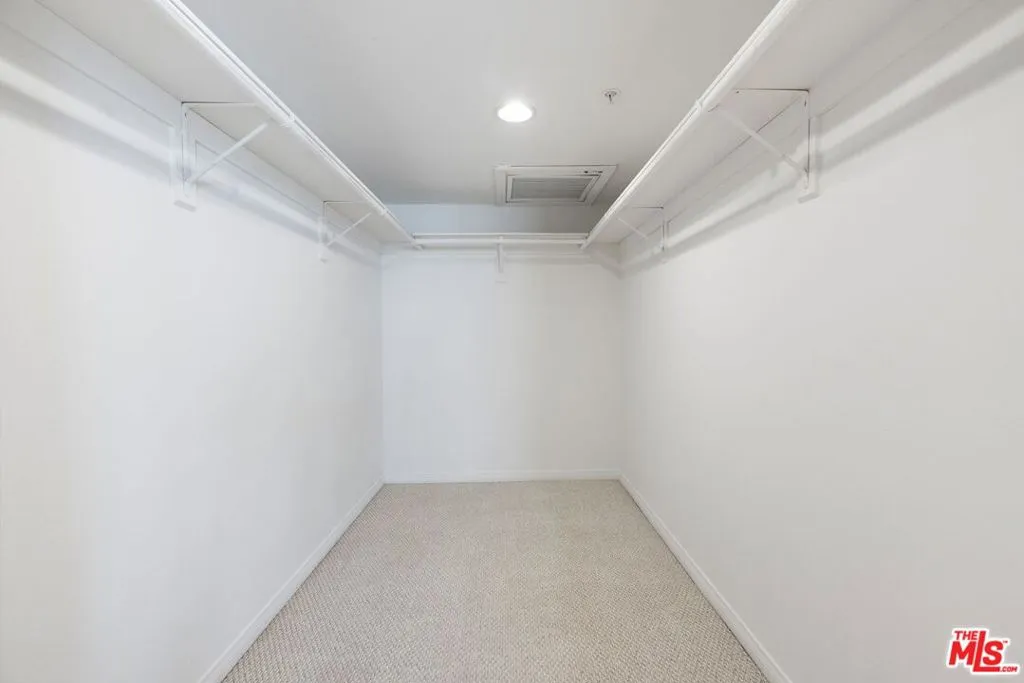 West Hollywood, California 90069, United States, 2 Bedrooms Bedrooms, ,3 BathroomsBathrooms,Residential,Pending,11960