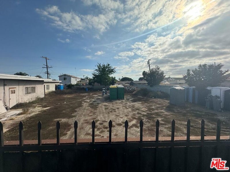 1726 W Compton Boulevard