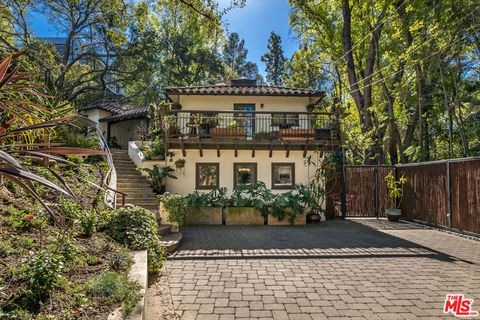 A home in Studio City