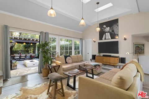 A home in Studio City