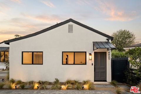 A home in Studio City