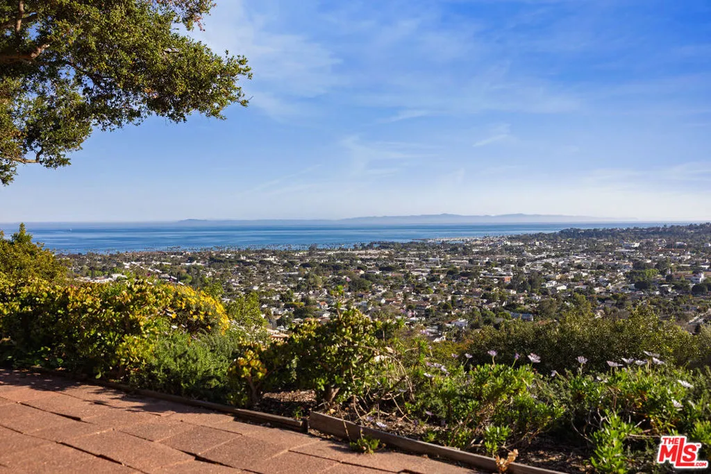 Santa Barbara, California 93103, United States, 2 Bedrooms Bedrooms, ,2 BathroomsBathrooms,Residential,Pending,123267