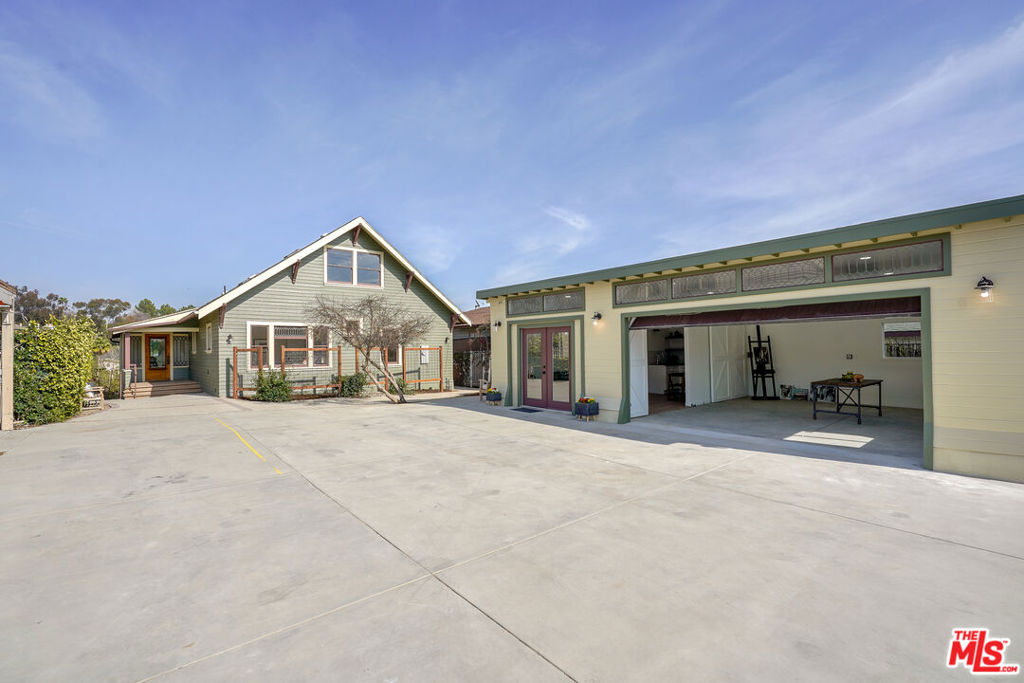 Properties 2 844 E Kensington Road
