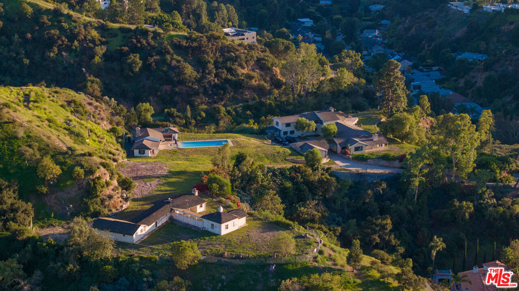 Properties 2 9501 Gloaming Drive