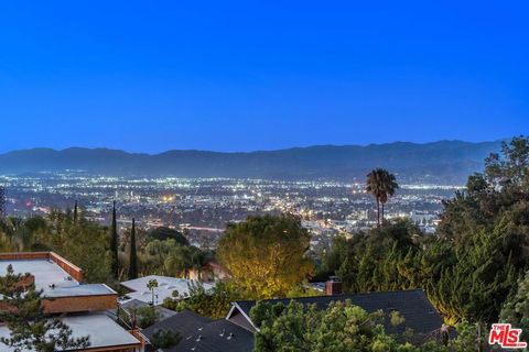 A home in Studio City