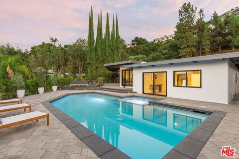 A home in Studio City