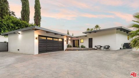 A home in Studio City